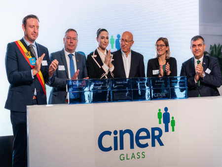 The symbolic placement of the first glass bricks by (l to r) Mayor of Lommel, Bob Nijs, Peter Luykx advisor to the Belgian minister-president, Chair of Ciner Glass Didem Ciner, Turgay Ciner, the founder of Ciner Glass Group, Sofie Mertens a member of the 
