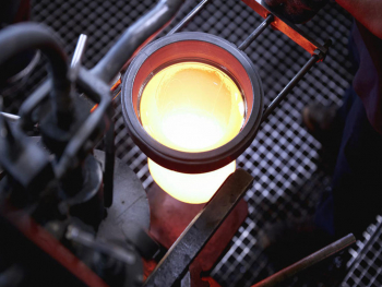 TNSC Successfully Melts Glass Using Hydrogen-Oxygen Burner