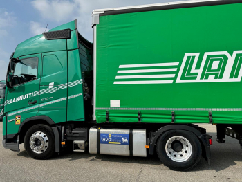 Lanutti’s hydrogenated vegetable oil fuelled trucks carry AGC’s glass across Italy and beyond.